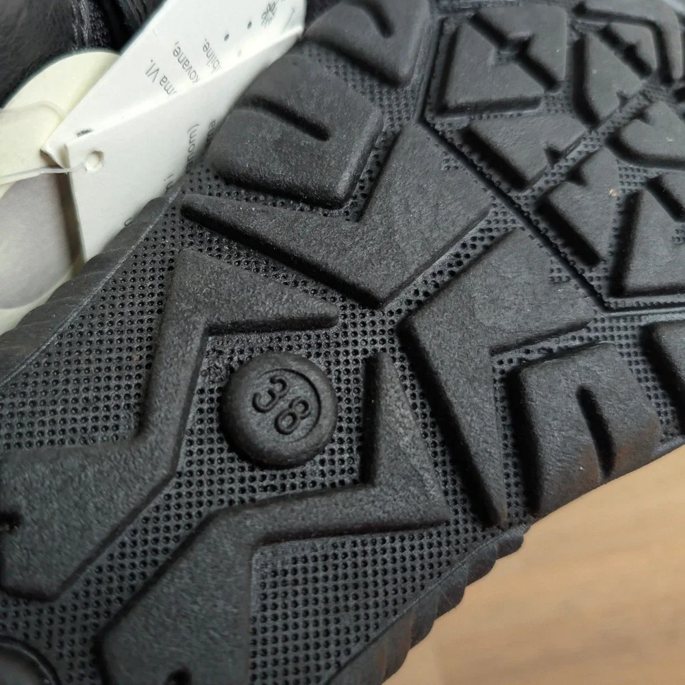 Froddo NEW!‎ Tex Waterproof Black Boots Size 38-US 6 Youth